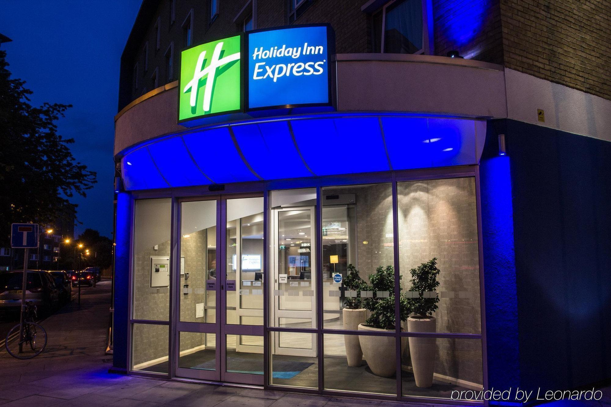 Holiday Inn Express Earls Court, An Ihg Hotel London Exterior photo